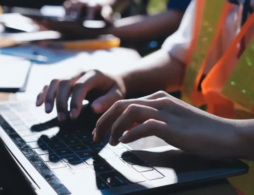 Come gestire i processi di autenticazione e autorizzazione degli utenti all’interno di un software di gestione degli accessi?